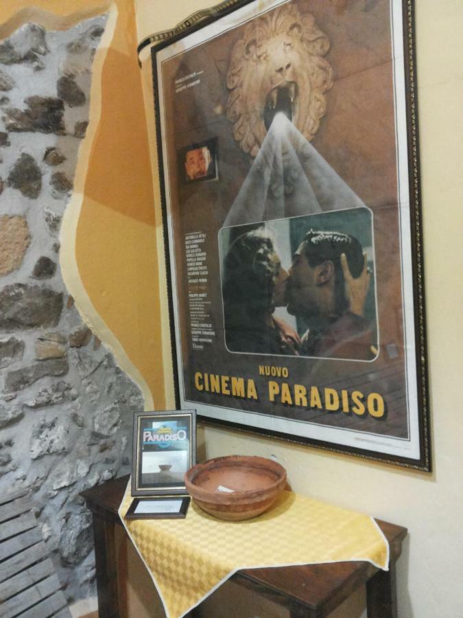 Casa Cinema Paradiso تْشيفالو المظهر الخارجي الصورة
